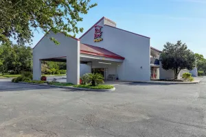 Image of Red Roof Inn PLUS+ Mt Pleasant - Patriots Point