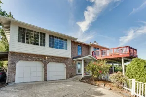 Image of Federal Way Vacation Rental Bay and Mountain Views!