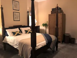 Image of Lyndhurst - Victorian villa with heated pool