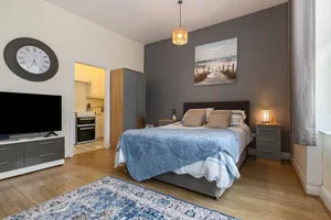 Image of Tenby Studio Apartment - Stroll to Beach and Town