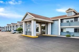 Image of Super 8 by Wyndham La Crosse