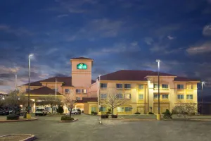 Image of La Quinta Inn & Suites by Wyndham Albuquerque Midtown