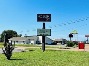 Image of Rosewood Inn By OYO Union City I-69
