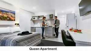 Image of Aaron Motel