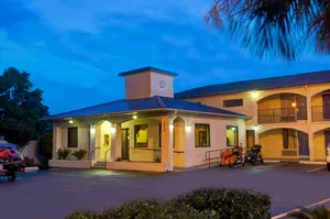 Image of Super 8 By Wyndham Walterboro