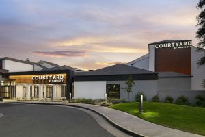 Image of Courtyard by Marriott Bakersfield