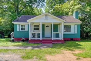 Image of 5 Mi to Uptown: Charlotte Hideaway w/ Yard