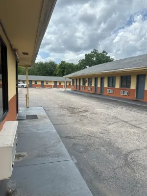 Image of johns motel