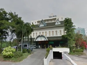 Image of 13 Coins Ngamwongwan Hotel