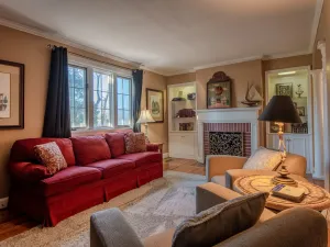 Image of Green Hills Hideaway