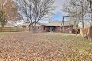 Image of Rogers Vacation Home w/ Yard: 5 Mi to Bentonville