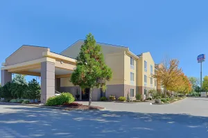 Image of Fairfield Inn & Suites by Marriott Lexington Georgetown/College Inn