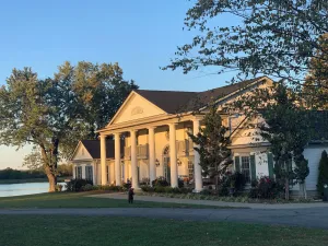 Image of The B & B at Queenslake