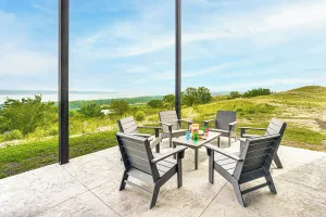 Image of 2 Mi to Lewis and Clark Lake: Spacious Getaway