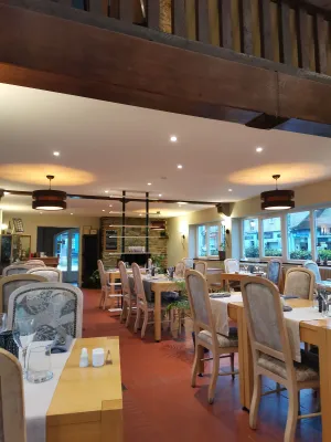 Image of Logis Hotel Le Relais De La Poste Restaurant Le Fil du Temps