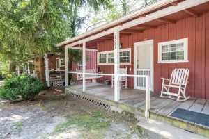 Image of Highland Lake Inn & Resort - Flat Rock