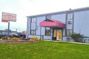 Image of Economy Inn By Townhouse Merrillville US 30