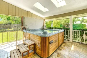 Image of Steps to Clear Lake: Hot Tub Haven in Norcal!