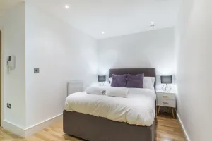 Image of Modern Apt. in the Heart of Docklands