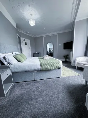 Image of Thornleigh Guest House - Free ON STREET Parking