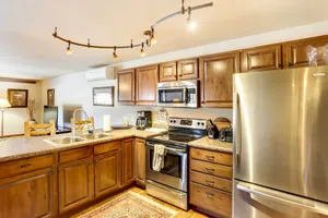 Image of Centrally-Located Deadwood Apt with Mountain Views!