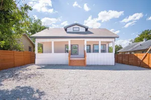 Image of Inviting 4BR2BA Near Downtown Riverwalk