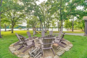 Image of On-site Lake Access: Group Getaway in Afton