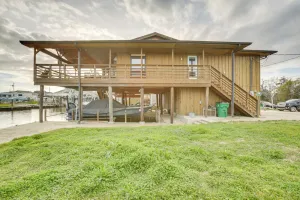 Image of Private Dock, Lanai: Bayou Retreat in Barataria!