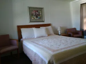 Image of Clarketon Motel - Maggie Valley