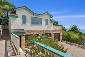 Image of Blue Ocean View Retreat - Minutes to Beach