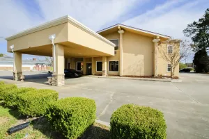 Image of Cypress Inn & Suites Washington by OYO