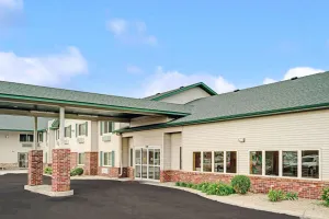 Image of Super 8 by Wyndham Rogers Minnesota