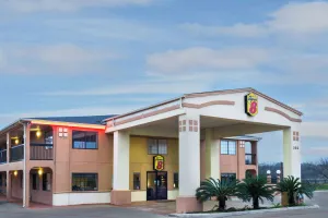 Image of Super 8 by Wyndham San Antonio/Riverwalk Area