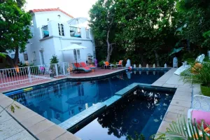 Image of Beverly Hills Celebrity Home