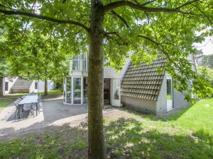 Image of Restyled House with 5 Bathrooms near Vrachelse Heide