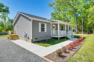 Image of Family-friendly Home w/ Deck Near Colonial Beach!