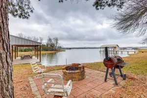 Image of Dock, Decks & Views: Lakefront Cottage