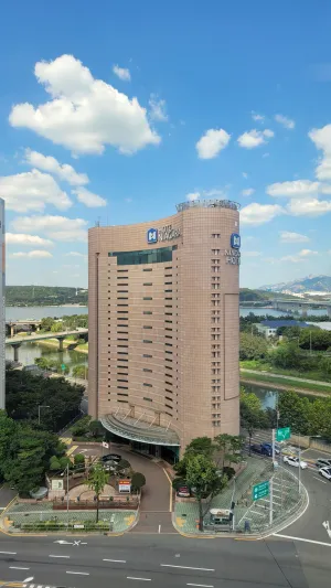 Image of Niagara Hotel