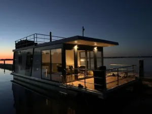 Image of Welcome in - Houseboat Agua Dolce met tuin, Paviljoenwei 4, Sneek - Offingawier