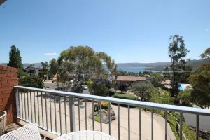 Image of Snowbird 1 - Charming 2BR Townhouse l Lake Views l Air-Con l Off-Street Parking