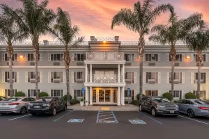 Image of Best Western Luxury Inn