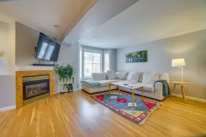 Image of Pet-Friendly Seattle Townhome Less Than 1 Mile to Lake!