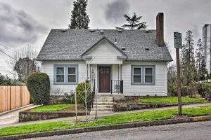 Image of Central Eugene House with Updated Interior and Yard!