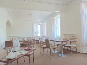 Image of Waverley Hotel