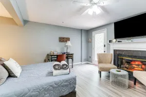 Image of 1 Mi to Boardwalk: Convenient North Beach Apt!