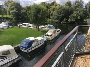 Image of Waterfront House In The Heart Of St Neots
