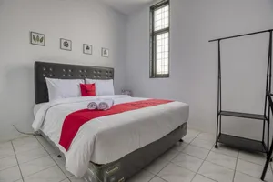 Image of RedDoorz Plus near Jakarta Kota Station