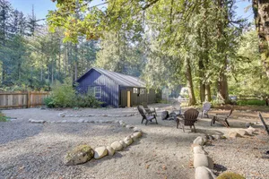 Image of Close to Mt Hood Skibowl: Retro Rhododendron Cabin