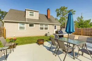 Image of Dog-Friendly Port Clinton Home Walk to Lake Erie!