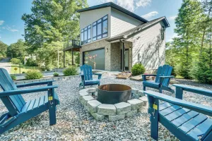 Image of Luxury Modern Home on Golf Course w/ Game Room!